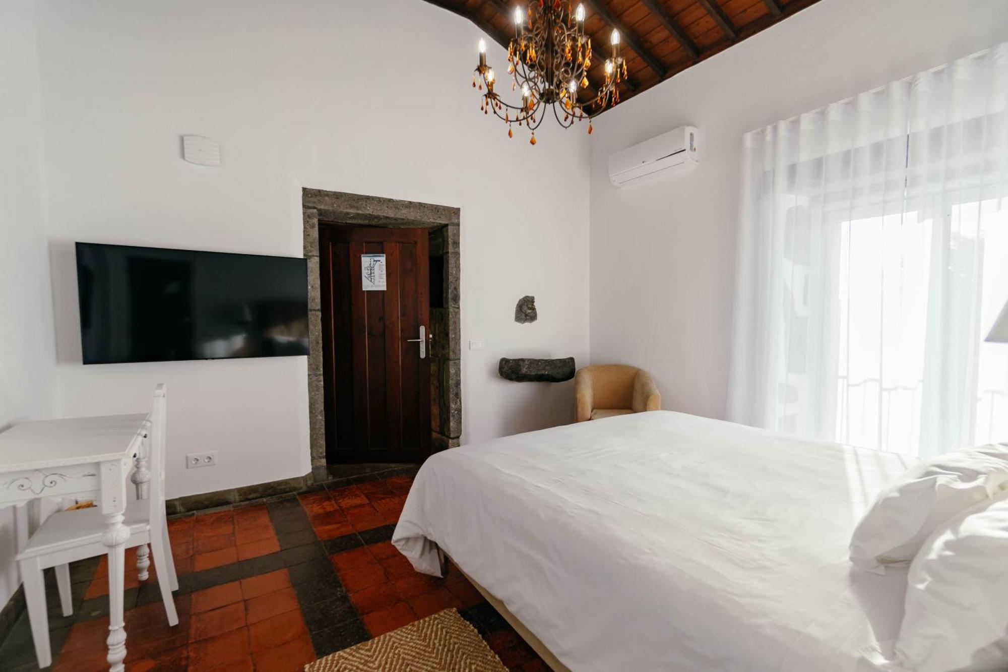 לינה וארוחת בוקר Ponta Delgada Senhora Do Carmo Charm House מראה חיצוני תמונה
